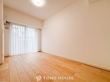 一日の疲れをいやしてくれる主寝室。自分時間を快適に過ごすプライベートルーム。
