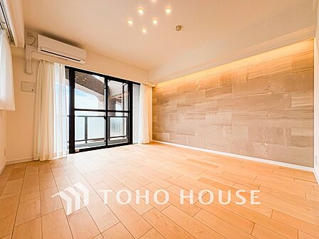 落ち着いた雰囲気に包まれた伸びやかな空間で、ゆったりと家族団らんの時間を過ごせます。