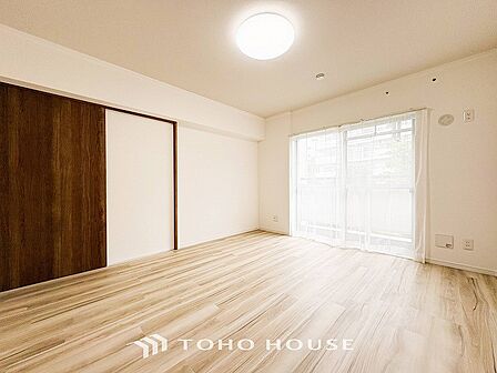一日の疲れをいやしてくれる主寝室。自分時間を快適に過ごすプライベートルーム。
