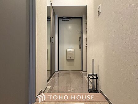 居住者の帰り、訪れる方を優しく迎えてくれる玄関です。