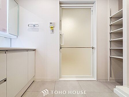 ご家族の1日が始まり、1日の終わりを締めくくる洗面空間。