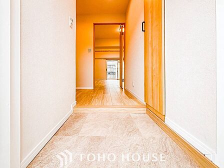 居住者の帰り、訪れる方を優しく迎えてくれる玄関です。