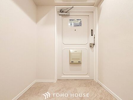 居住者の帰り、訪れる方を優しく迎えてくれる玄関です。