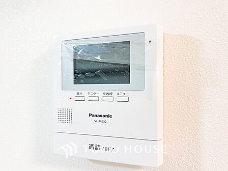 誰が来てもわかる様にモニター付きインターホンを設置。