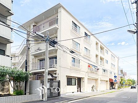 前面道路含む現地写真『快適』は「家」と「街」と「環境」が調和した時に訪れるだと改めて感じさせてくれます。