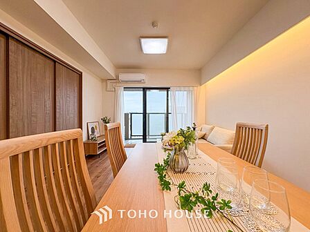 ここにはみんなが集い、食事と楽しい会話が始まるスペース。