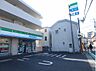 周辺：24時間営業ですので、急な買い物に便利です。駐車場もあります。