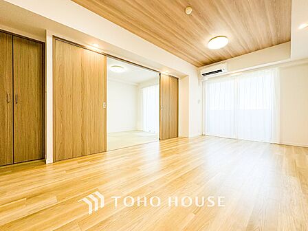 開放感あるリビングダイニング。ご家族とのんびりしたひと時を過ごせますね。