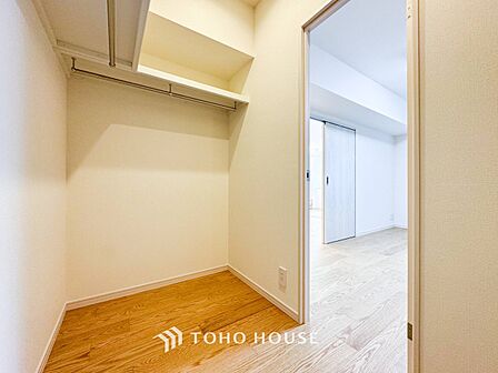ウォークインクロゼットのある住まいで居住スペースを広く使えます。