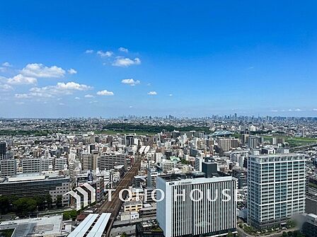 空に手が届きそうなほど視界が開けて開放感があります。