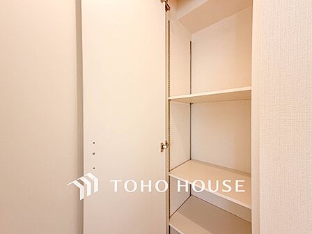 空間を余すところなく有効利用した収納は生活空間をより上質なものにしてくれるでしょう。