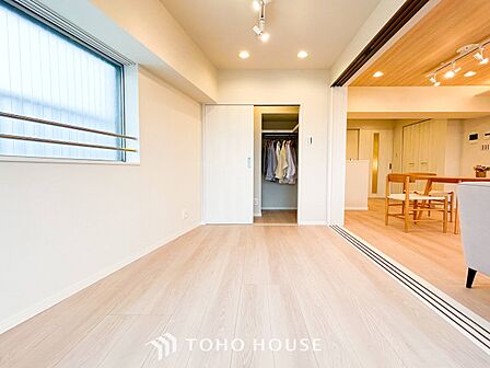 家族一人ひとりの大切なプライベート空間。感性で個性的に飾って頂けるようシンプルに仕上げてあります。