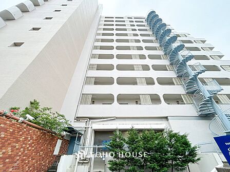 表現された空間は豊かな光と風を纏い、暮らしの時間を豊かにしてくれます。