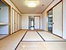 寝室：1日の疲れを癒し、心地よく寛げるようゆったりとした広さを確保しています。