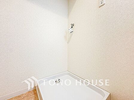 洗濯機を配置しても十分なスペースを確保しております。