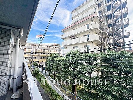 開放的で気持ちの良い眺望と青い空を満喫できます。
