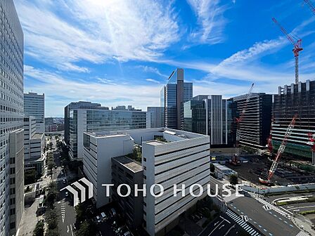 開放的で気持ちの良い眺望と青い空を満喫できます。