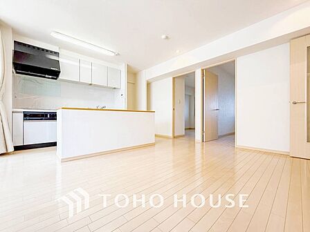 ここにはみんなが集い、食事と楽しい会話が始まるスペース。
