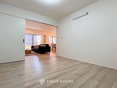 家族一人ひとりの大切なプライベート空間。感性で個性的に飾って頂けるようシンプルに仕上げてあります。
