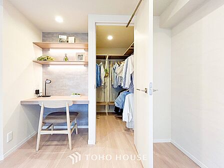 衣類だけでなく大きな荷物も収納でき、お部屋がすっきりします。