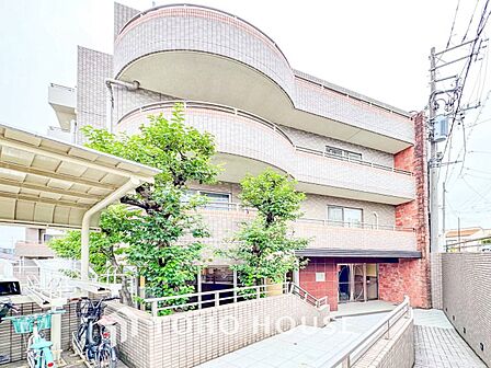 前面道路含む現地写真『快適』は「家」と「街」と「環境」が調和した時に訪れるだと改めて感じさせてくれます。