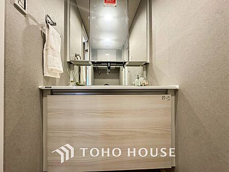 洗面台・洗面所清潔感のあるプライベート空間は、身だしなみチェックや肌のお手入れに最適です。