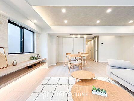 落ち着いた雰囲気に包まれた伸びやかな空間で、ゆったりと家族団らんの時間を過ごせます。