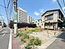 外観：都市機能の利便性と暮らしやすさに満たされた住環境。心地よい陽光と風が舞い込みます。