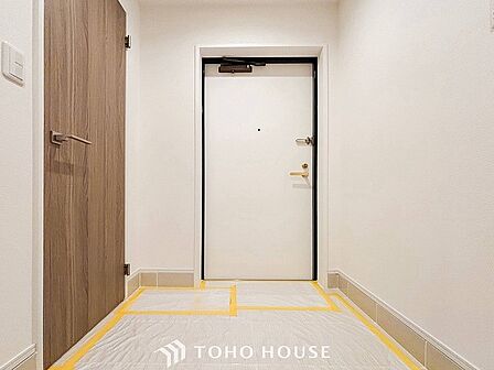 居住者の帰り、訪れる方を優しく迎えてくれる玄関です。