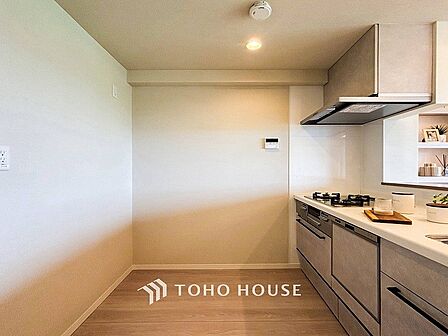 対面キッチンでリビングのご家族と会話を楽しみながらお料理できます。