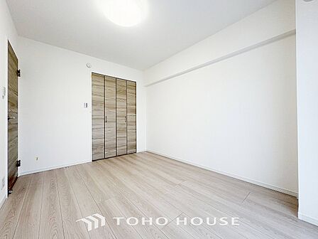 一日の疲れをいやしてくれる主寝室。自分時間を快適に過ごすプライベートルーム。