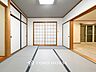 和室：畳の香りに癒され、和の空間を感じることのできる落ち着きある一部屋です。