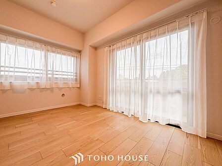 1日の疲れを癒し、心地よく寛げるようゆったりとした広さを確保しています。
