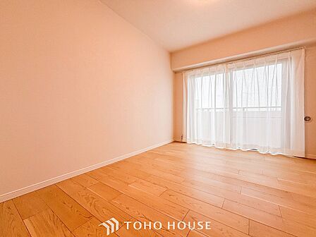 環境の良い場所にセンス良く暮らしたい、こだわりの室内には至福のシーンが繰り広げられます。