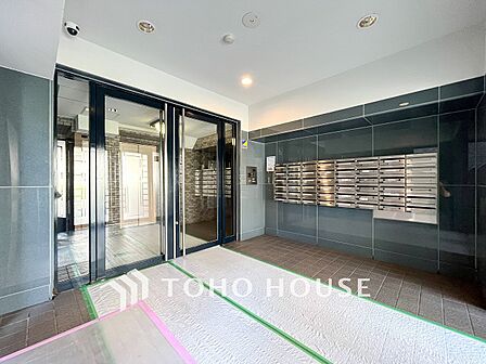 明るく開放感あるロビーは日常のオン・オフを切り替えてくれる大切な空間です。