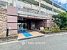 外観：爽やかな青空の下に贅沢なほどに降り注ぐ陽光、豊かな居住性と、クオリティが見事に調和した住空間。
