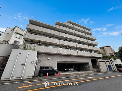外観:風を感じ青い空から太陽の恵みを感じる温もり溢れる佇まい。 外観:風を感じ青い空から太陽の恵みを感じる温もり溢れる佇まい。