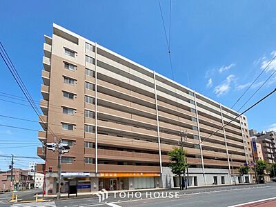 外観:表現された空間は豊かな光と風を纏い、暮らしの時間を豊かにしてくれます。 外観:表現された空間は豊かな光と風を纏い、暮らしの時間を豊かにしてくれます。