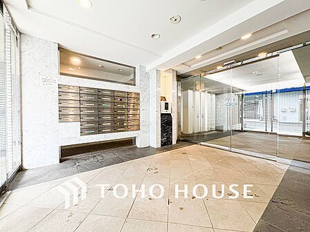 訪れるゲストや住む人を優しく迎え入れてくれる明るい空間です。