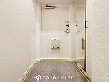 居住者の帰り、訪れる方を優しく迎えてくれる玄関です。