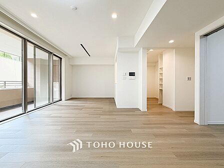 落ち着いた雰囲気に包まれた伸びやかな空間で、ゆったりと家族団らんの時間を過ごせます。