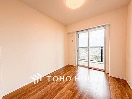 1日の疲れを癒し、心地よく寛げるようゆったりとした広さを確保しています。