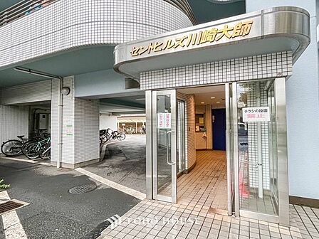 訪れるゲストや住む人を優しく迎え入れてくれる明るい空間です。