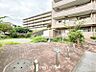 外観：前面道路含む現地写真『快適』は「家」と「街」と「環境」が調和した時に訪れるだと改めて感じさせてくれます。