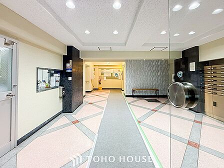 訪れるゲストや住む人を優しく迎え入れてくれる明るい空間です。