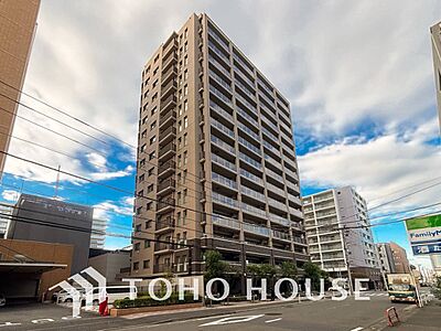 外観:表現された空間は豊かな光と風を纏い、暮らしの時間を豊かにしてくれます。 外観:表現された空間は豊かな光と風を纏い、暮らしの時間を豊かにしてくれます。