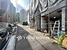 外観：前面道路含む現地写真『快適』は「家」と「街」と「環境」が調和した時に訪れるだと改めて感じさせてくれます。