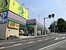 周辺：生鮮食品の品質やお総菜に定評があります。店内のベーカリーも人気。駐車場88台完備。