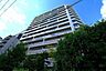 外観：重厚感と気品が溢れる洗練されたマンション佇まい。落ち着いた街並みに調和し、豊かな暮らしを叶えます
