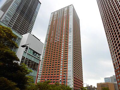 外観：街並みに溶け込むデザインで、穏やかな環境の中で自分らしい暮らしを楽しめます
